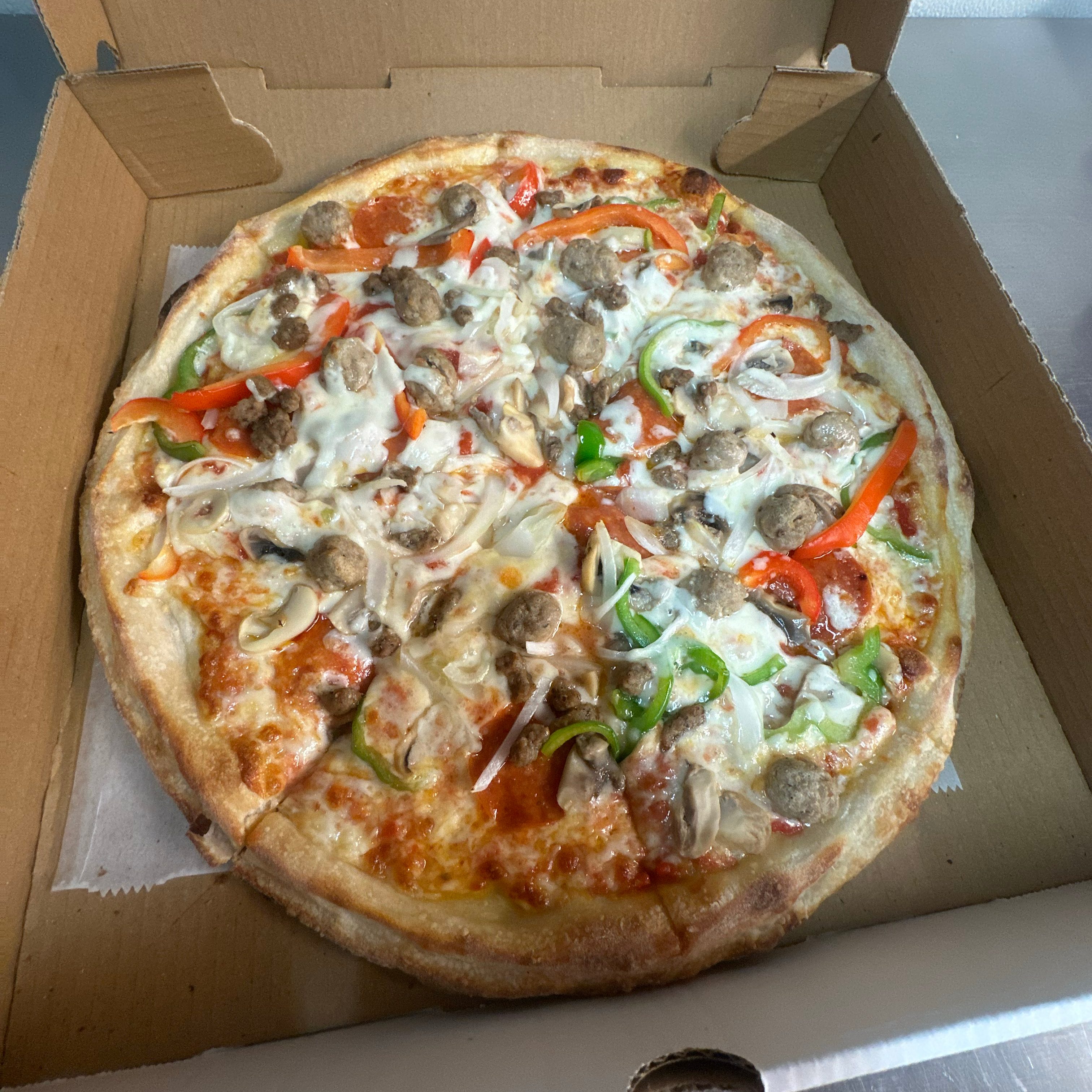 Deluxe Special Pizza.