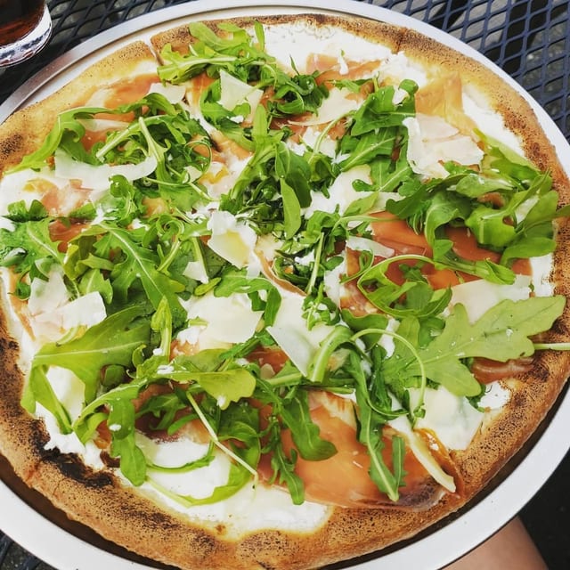 Bianca Pizza.